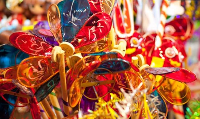 Den-cu-ngay-ram-thang-tam