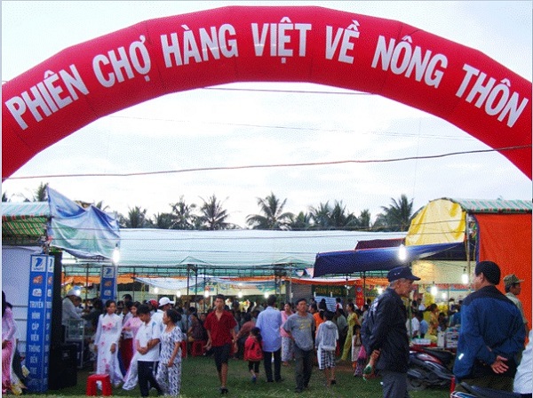 Hang-nhai-tran-ve-ca-vung-nong-thon.