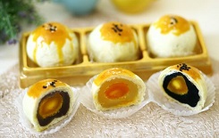 Hai hung voi loai banh trung thu bong lan trung muoi nhap lau tu Trung Quoc 