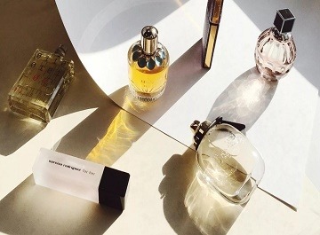 Nuoc hoa gia dang lan at thi truong?