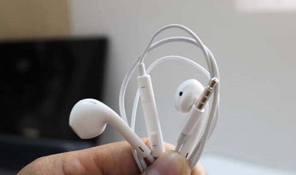 tai-nghe-gia-tran-lan