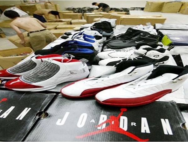 thuong-hieu-nike-adidas