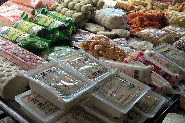 tran-lan-thuc-pham-chay-gia-man-ban-dang-lua-doi-long-tin-tu-nguoi-dung